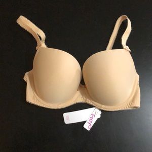 NWT Freya Moulded Plunge Bra Size: 32DDD/32F